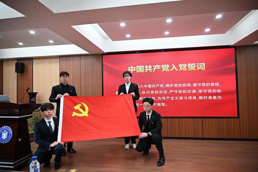 C1903677-A748-4894-932F-CBAF3528A5F7